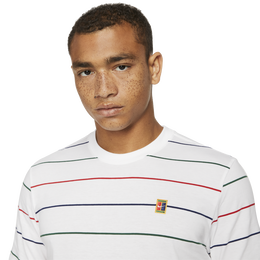 NikeCourt Men&#39;s Short Sleeve Striped Tennis T-Shirt