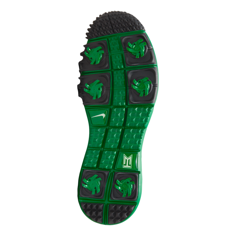 tiger woods 15 golf shoes