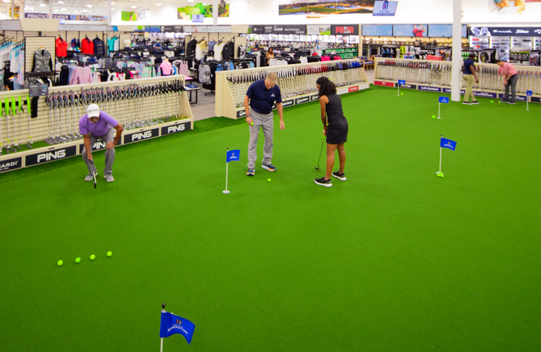 Store Indoor Putting Green